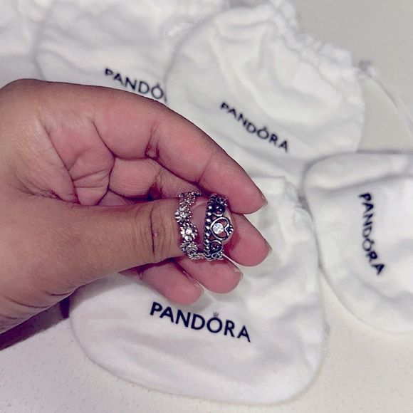 Pandora Ring Bundle with dust bags, and charm lock opener with cleaning brush - Picture 10 of 11